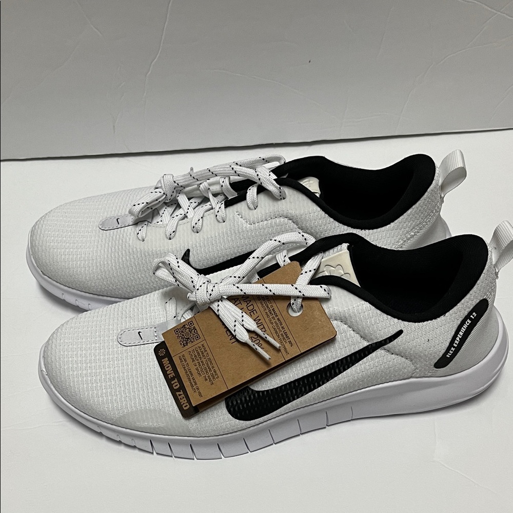 NWT Nike Flex Experience Run 12 Road Running Shoes Size 10